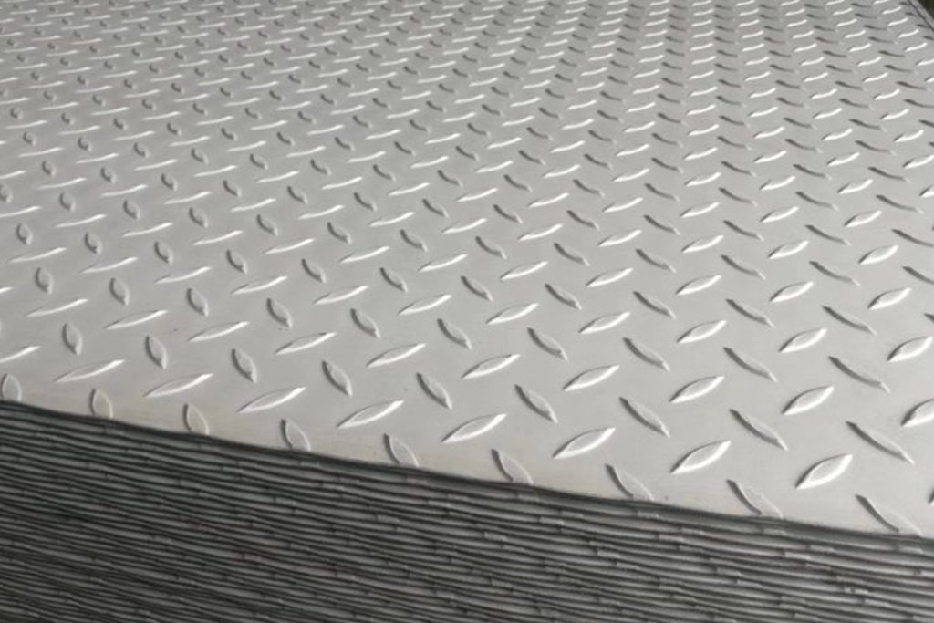 CHAPAS DE PISO XADREZ JUNDINOX