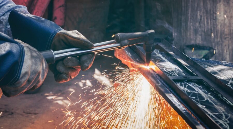 CALDEIRARIA MEDIA E LEVE JUNDINOX